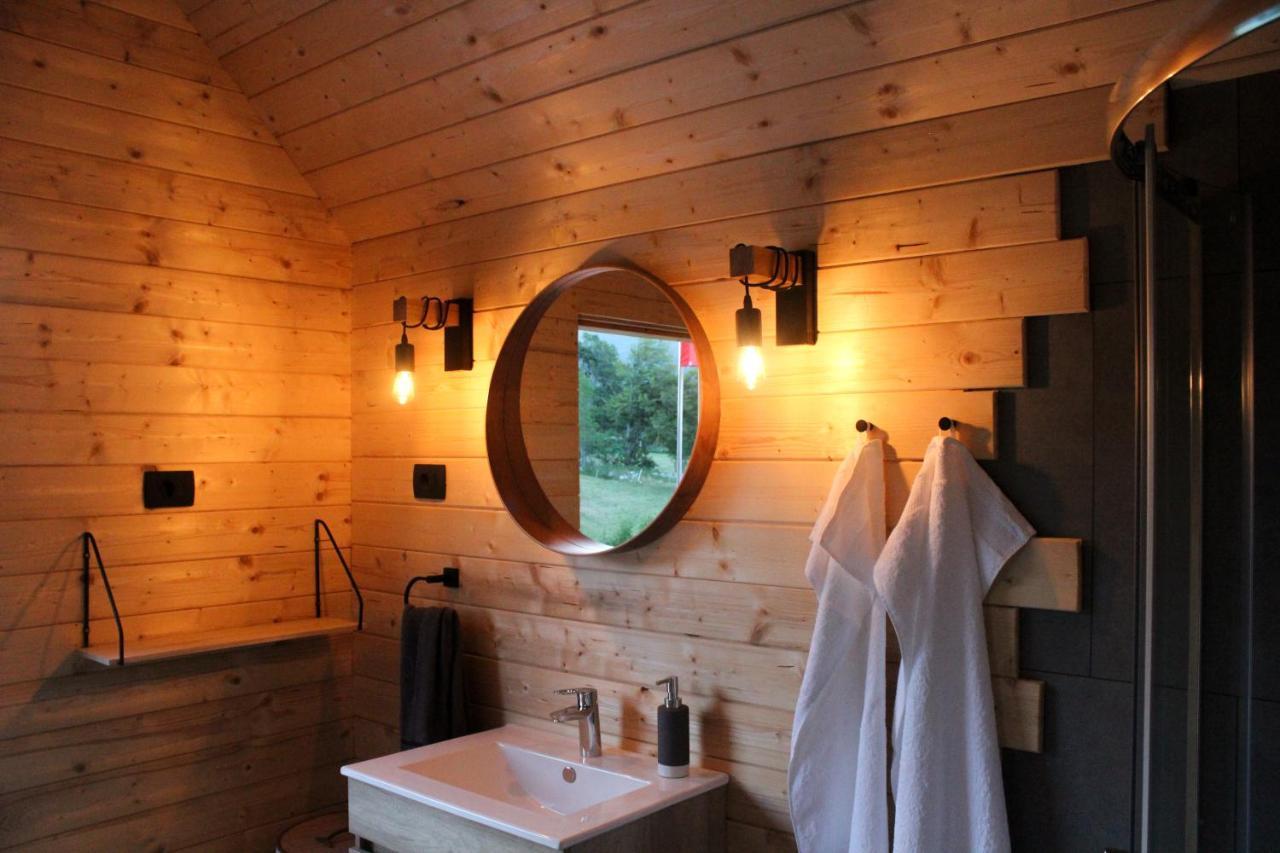 ホテル Hiska-Glamping Ajdovščina エクステリア 写真
