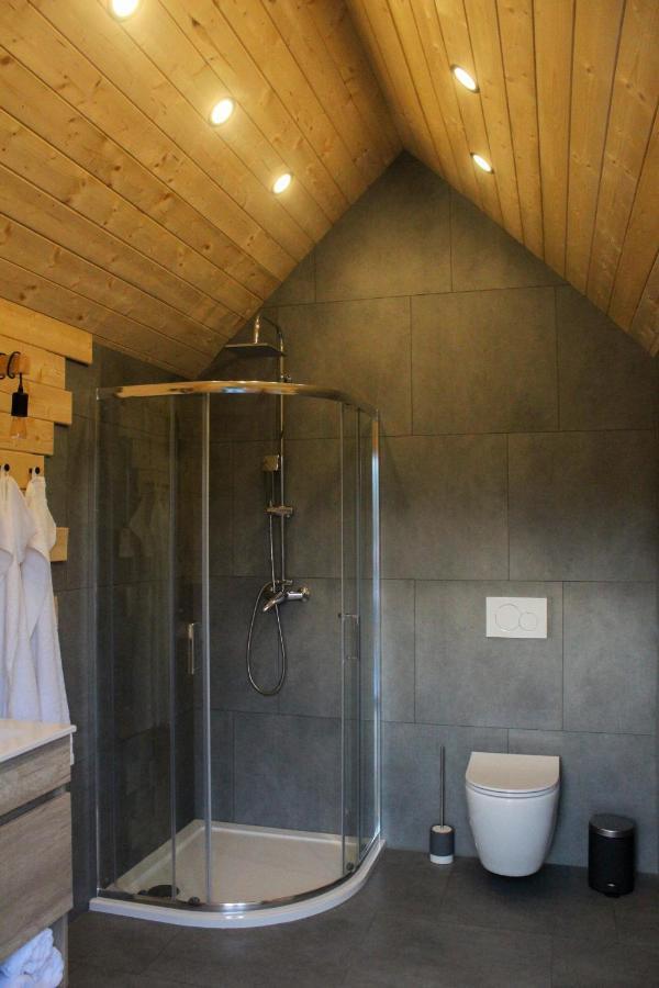 ホテル Hiska-Glamping Ajdovščina エクステリア 写真