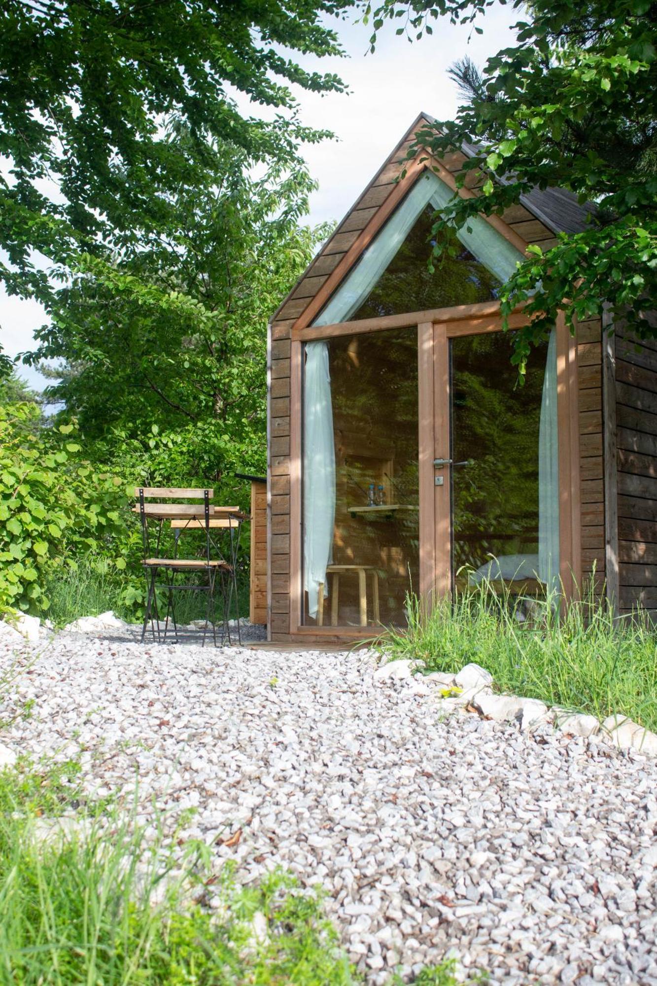 ホテル Hiska-Glamping Ajdovščina エクステリア 写真